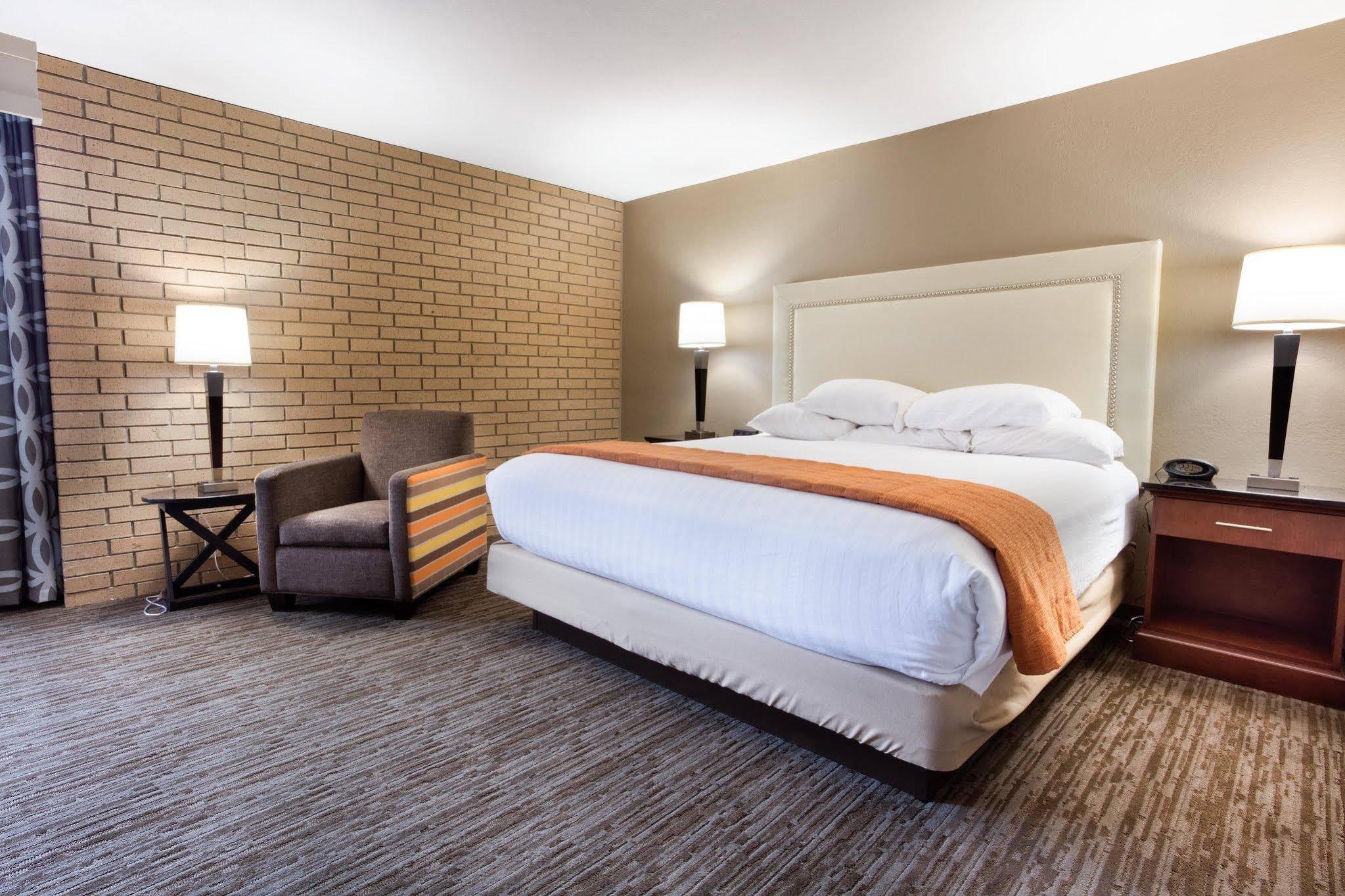 Drury Inn & Suites Kansas City Airport Eksteriør billede
