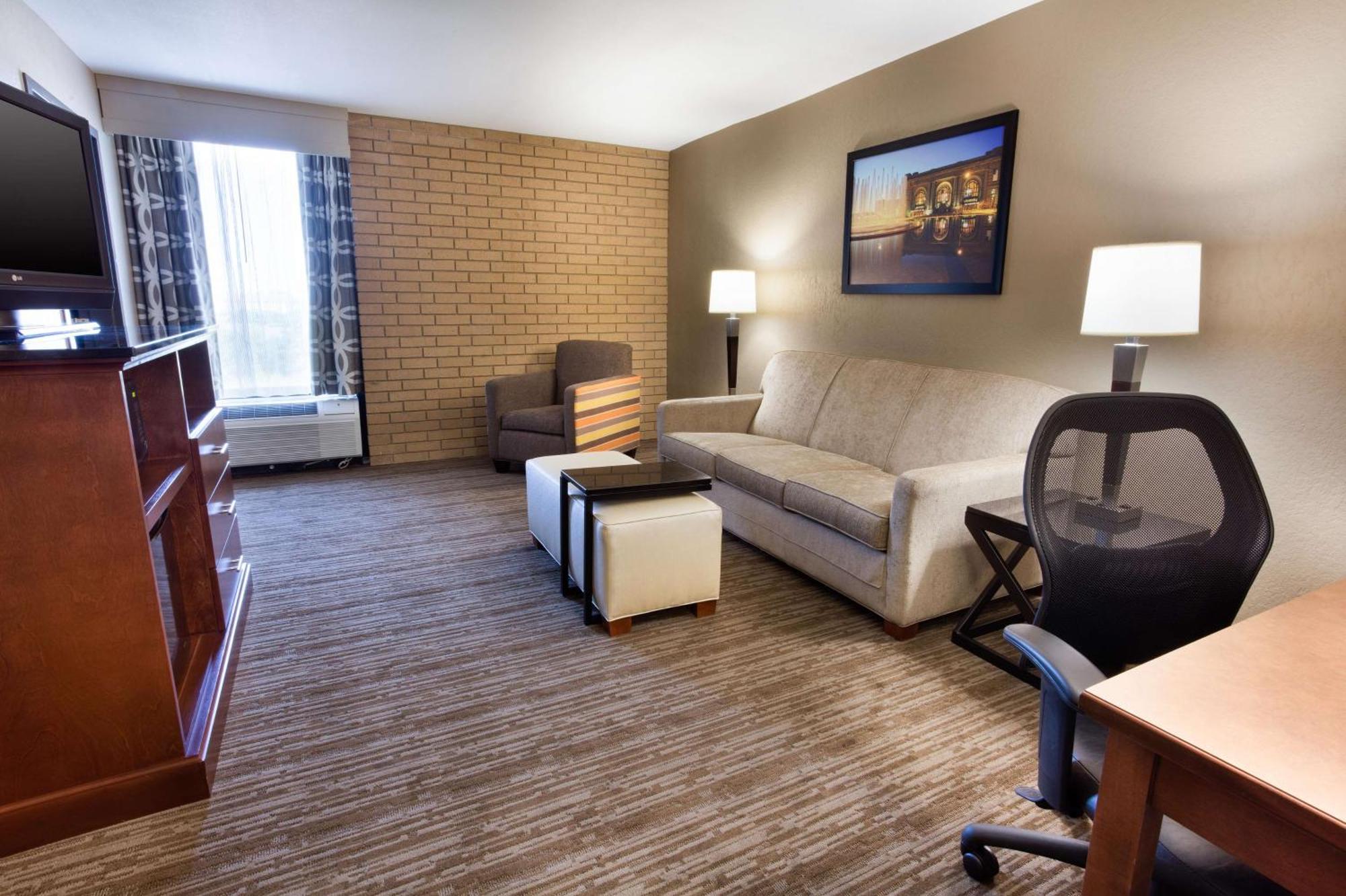 Drury Inn & Suites Kansas City Airport Eksteriør billede