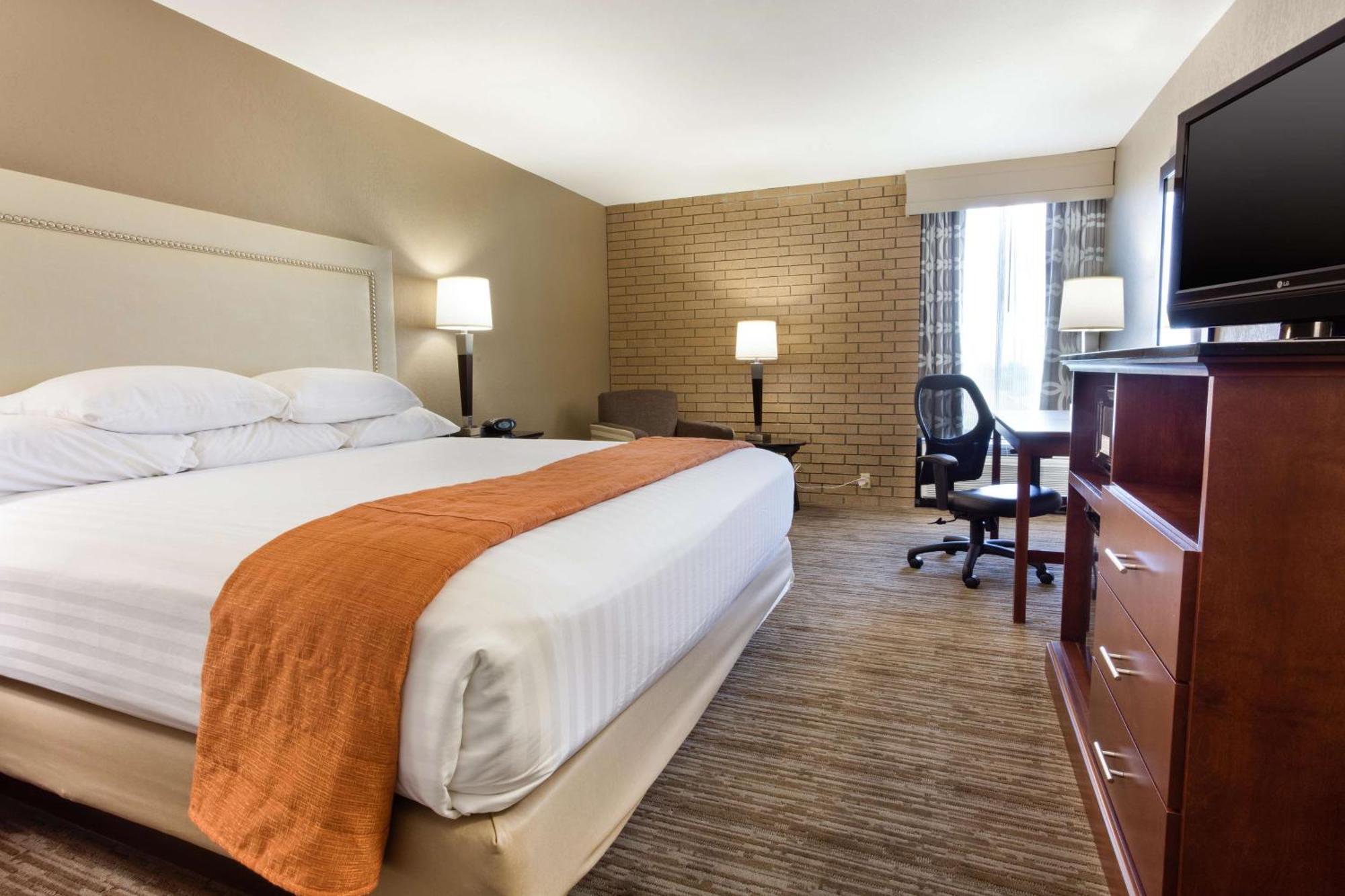 Drury Inn & Suites Kansas City Airport Eksteriør billede