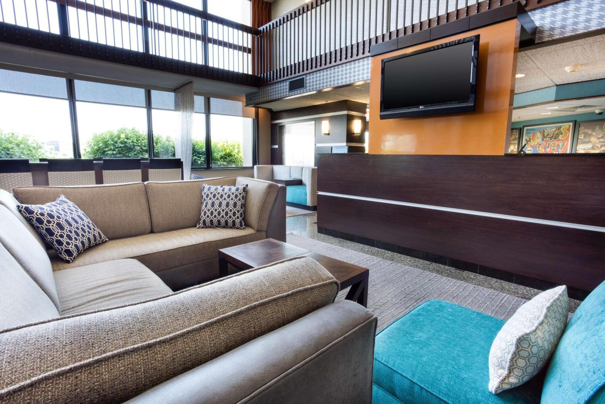 Drury Inn & Suites Kansas City Airport Eksteriør billede
