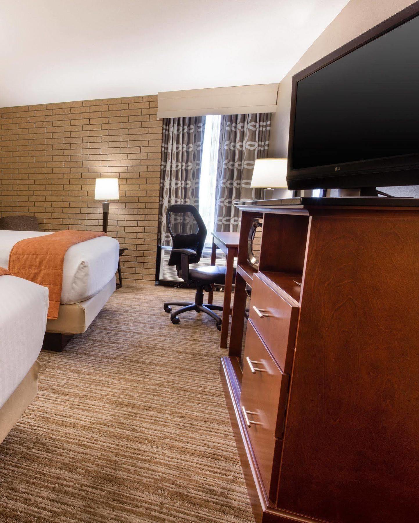 Drury Inn & Suites Kansas City Airport Eksteriør billede